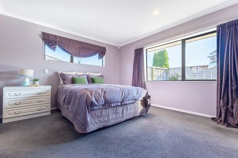 Photo of property in 33 Consort Close, Paraparaumu Beach, Paraparaumu, 5032