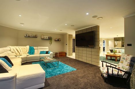 Photo of property in 3 Millbrook Drive, Waiuku, 2683