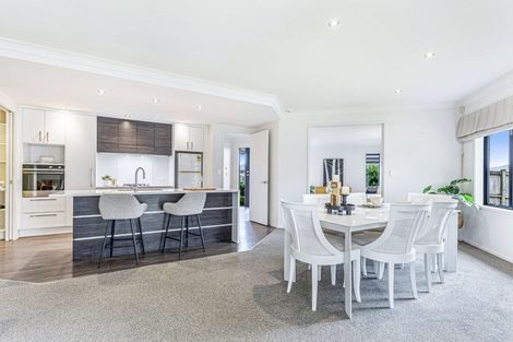 Photo of property in 10 Pititi Lane, Kumeu, 0810