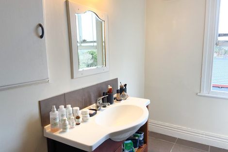 Photo of property in 1/98 Birkenhead Avenue, Birkenhead, Auckland, 0626