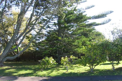 Photo of property in 74 Roberts Road, Te Atatu South, Auckland, 0610
