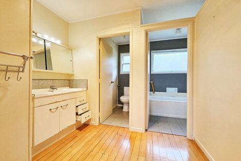 Photo of property in 5 Nicholson Place, Hillcrest, Auckland, 0627