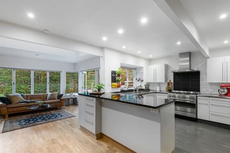 Photo of property in 13 Shalamar Drive, Cashmere, Christchurch, 8022