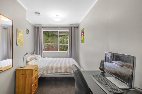 Photo of property in 1/40 Salford Street, Newlands, Wellington, 6037