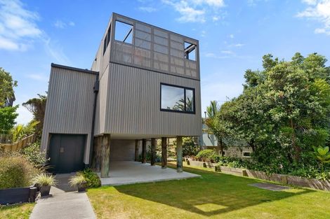 Photo of property in 7 Tutere Street, Waikanae Beach, Waikanae, 5036