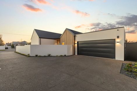 Photo of property in 78 Weston Road, St Albans, Christchurch, 8052
