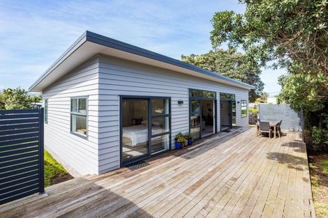 Photo of property in 23 Hughes Street, Waikanae Beach, Waikanae, 5036