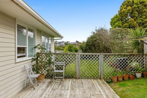 Photo of property in 11 Barker Rise, Northcross, Auckland, 0632