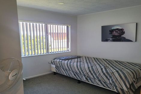 Photo of property in 27 Septimus Place, Henderson, Auckland, 0612