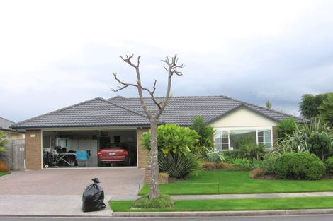 Photo of property in 54 Delmont Close, East Tamaki Heights, Auckland, 2016