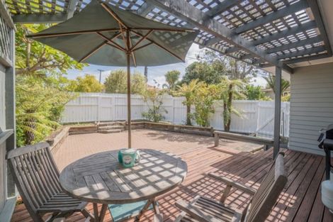 Photo of property in 1/19 Poto Street, Te Atatu South, Auckland, 0610