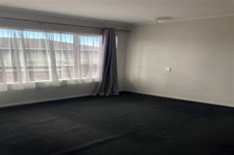 Photo of property in 13 Huruhuru Road, Massey, Auckland, 0614