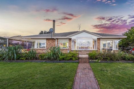 Photo of property in 48 Settlers Grove, Orewa, 0931