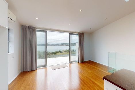 Photo of property in 352 Queens Drive, Lyall Bay, Wellington, 6022