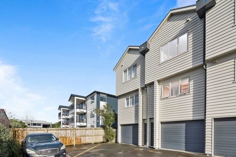 Photo of property in 10/4 Keeling Road, Henderson, Auckland, 0612