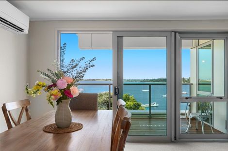 Photo of property in 72 Devonport Road, Tauranga, 3110