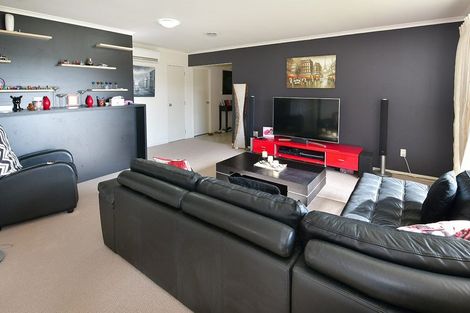 Photo of property in 1 Springtide Place, Red Beach, 0932