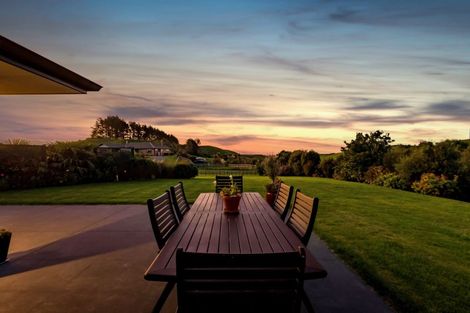 Photo of property in 18 Harkness Rice Way, Koru, New Plymouth, 4374