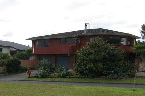Photo of property in 33 Deanna Drive, West Harbour, Auckland, 0618