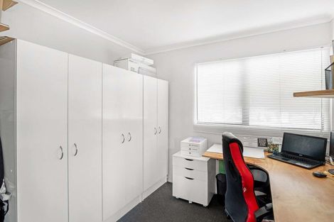 Photo of property in 10 Omori Place, Castlecliff, Whanganui, 4501