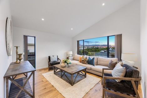 Photo of property in 40 Taikura Avenue, Red Beach, 0932