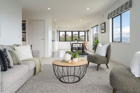 Photo of property in 7 Forbes Lane, Newlands, Wellington, 6037