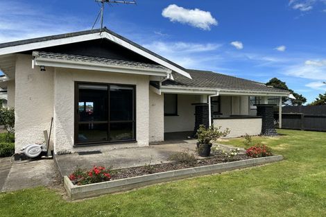 Photo of property in 5 Kitchener Street, Eltham, 4322