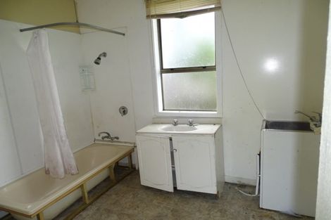 Photo of property in 28 Ocean Beach Road, Bluff, 9814