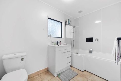 Photo of property in 2/34 Great South Road, Manurewa, Auckland, 2102