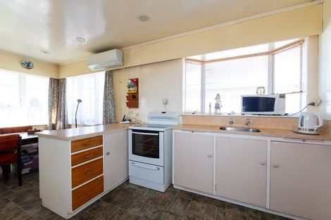 Photo of property in 15 Wycliffe Street, Onekawa, Napier, 4110