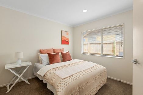 Photo of property in 106 Lakeside Drive, Orewa, 0931