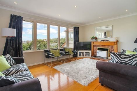 Photo of property in 2/111 Beach Road, Castor Bay, Auckland, 0620