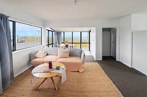 Photo of property in 21 Ocean Beach Street, Foxton Beach, Foxton, 4815