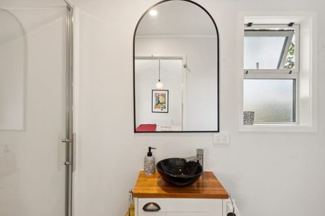 Photo of property in 15 Pomare Road, Russell, 0202