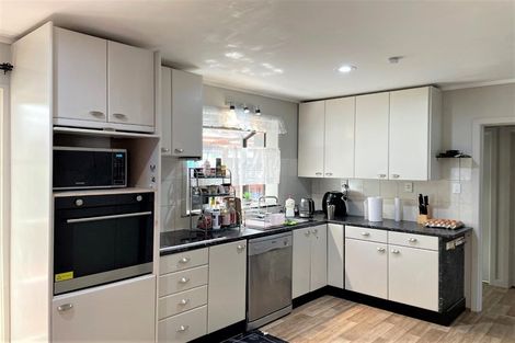 Photo of property in 9 Malcolm Place, Mangere East, Auckland, 2024