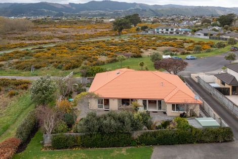 Photo of property in 29 Avion Terrace, Raumati Beach, Paraparaumu, 5032