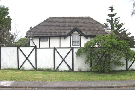 Photo of property in 2/48 Tree View Avenue, Glenfield, Auckland, 0629