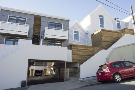 Photo of property in Pirie Street Townhouses, 35u5 Pirie Street, Mount Victoria, Wellington, 6011