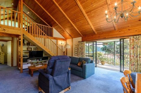 Photo of property in 11 Amelia Crescent, Waikawa, Picton, 7220