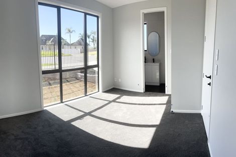 Photo of property in 2 Picnic Point Road, Hobsonville, Auckland, 0616