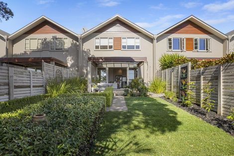 Photo of property in 250c Courtenay Street, Strandon, New Plymouth, 4312