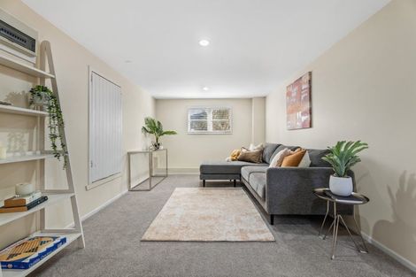 Photo of property in 90 Sandspit Road, Shelly Park, Auckland, 2014