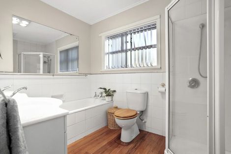 Photo of property in 200 Henderson Valley Road, Henderson, Auckland, 0612