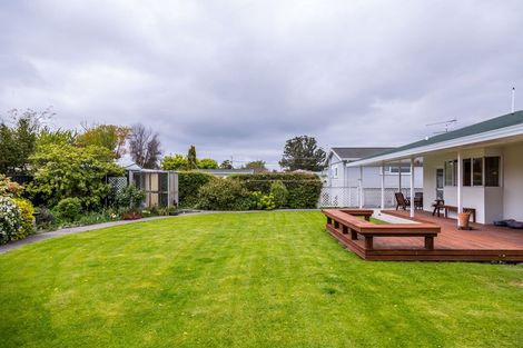 Photo of property in 15 Wood Street, Greytown, 5712