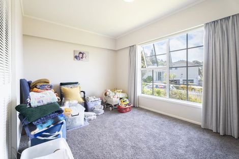 Photo of property in 65 Churton Drive, Churton Park, Wellington, 6037