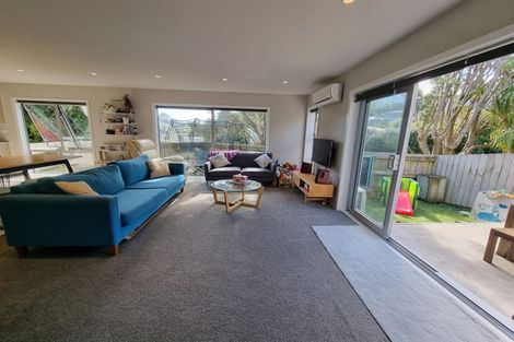 Photo of property in 61u1 Black Rock Road, Newlands, Wellington, 6037