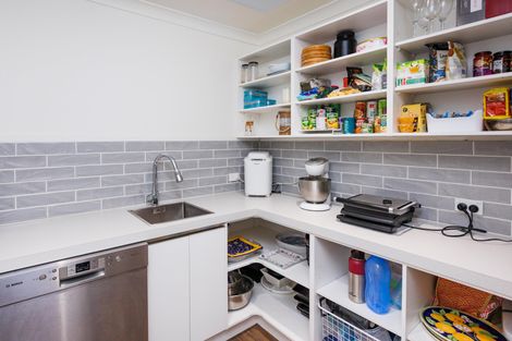 Photo of property in 158 Turitea Road, Fitzherbert, Palmerston North, 4472