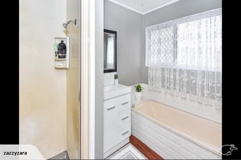 Photo of property in 23 Lane Road, Weymouth, Auckland, 2103
