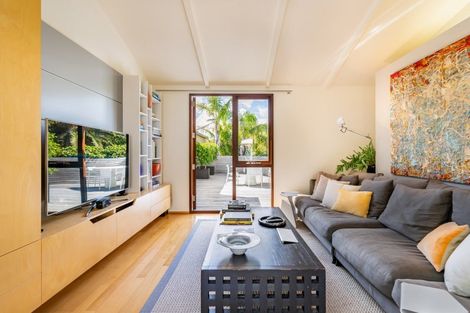 Photo of property in 360 Paremata Road, Whitby, Porirua, 5381