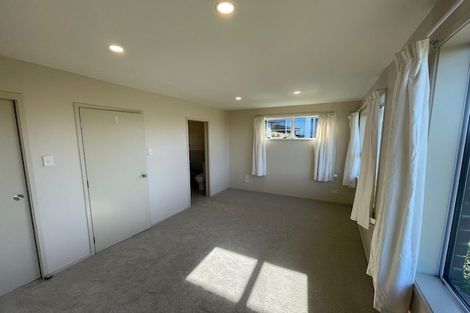 Photo of property in 1/28 Beach Road, Castor Bay, Auckland, 0620